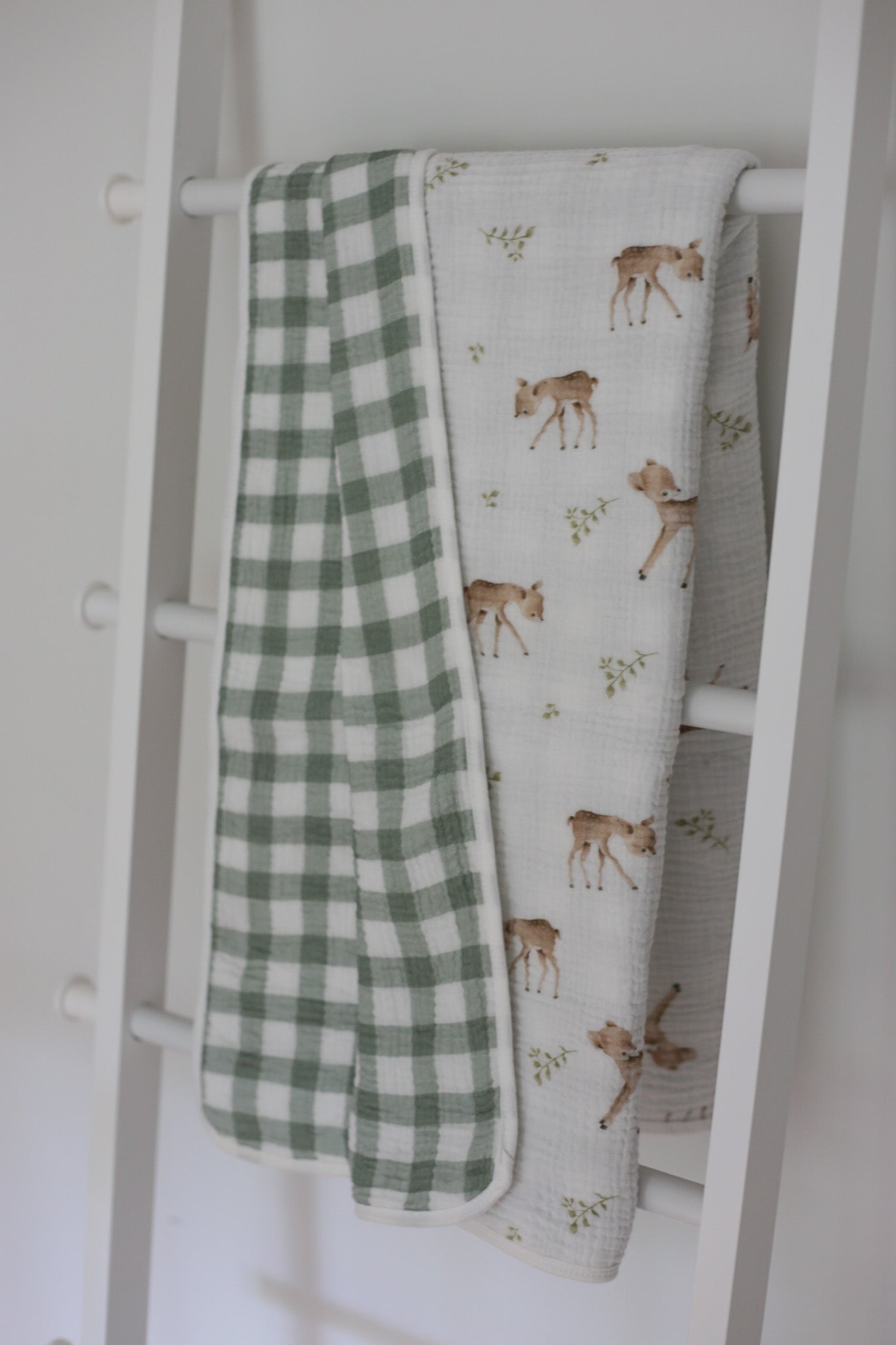 Mousseline 4 épaisseurs Chevreuils / Vichy vert foret - Beige avoine - Beige avoine